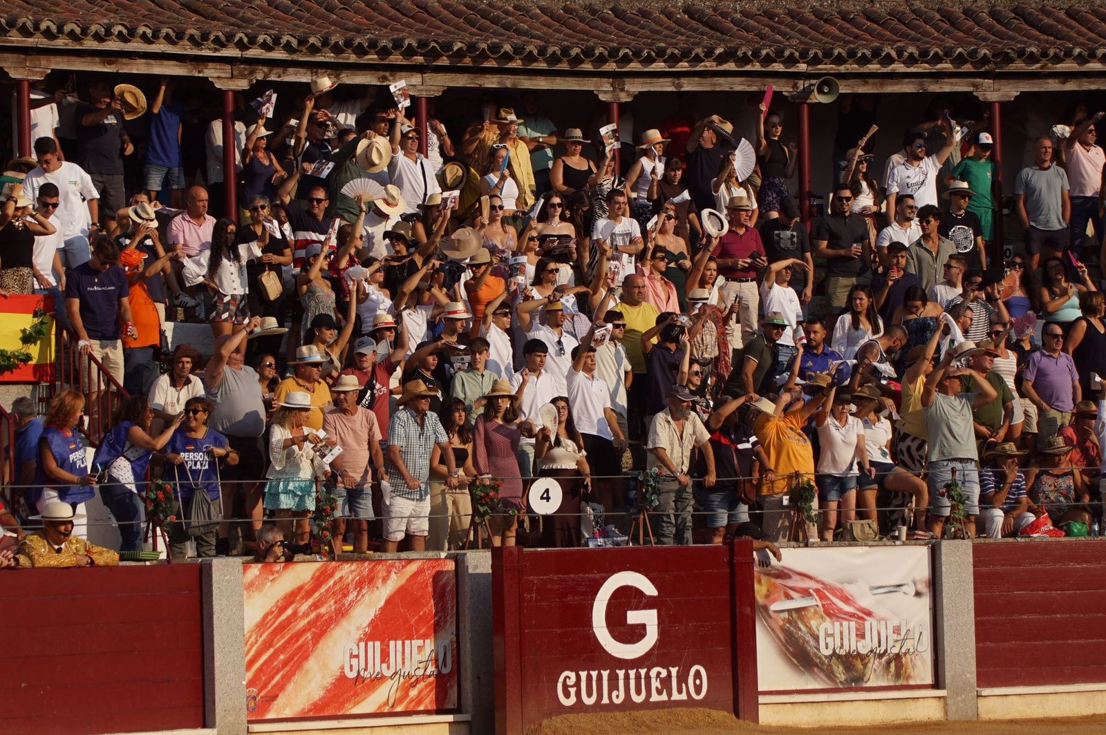 : Emilio de Justo y Diosleguarde cierran en hombros una feria de Guijuelo marcada por las despedidas de El Capea y Javier Castaño