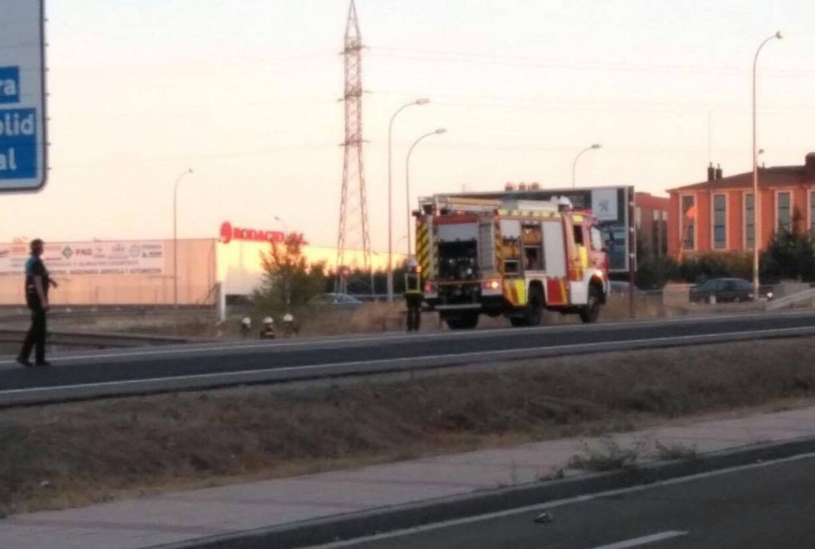 Susto en el polígono El Montalvo por un fuego en una cuneta