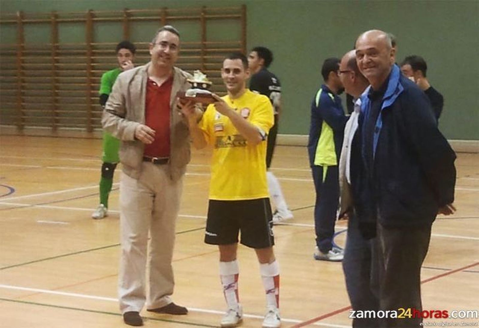 El FS Zamora pierde en los penaltis ante el Santiago Fútsal en el Torneo Concello de Rianxo