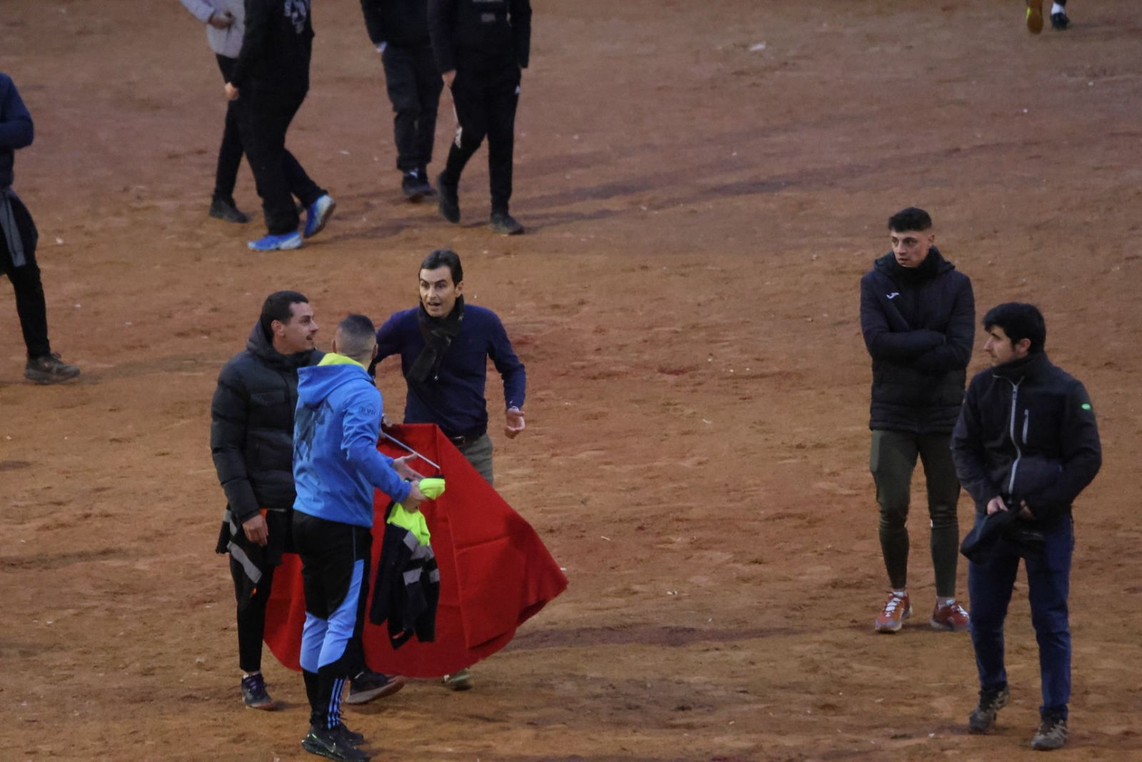 Capea y desencierro de domingo tarde en el Carnaval del Toro 2026
