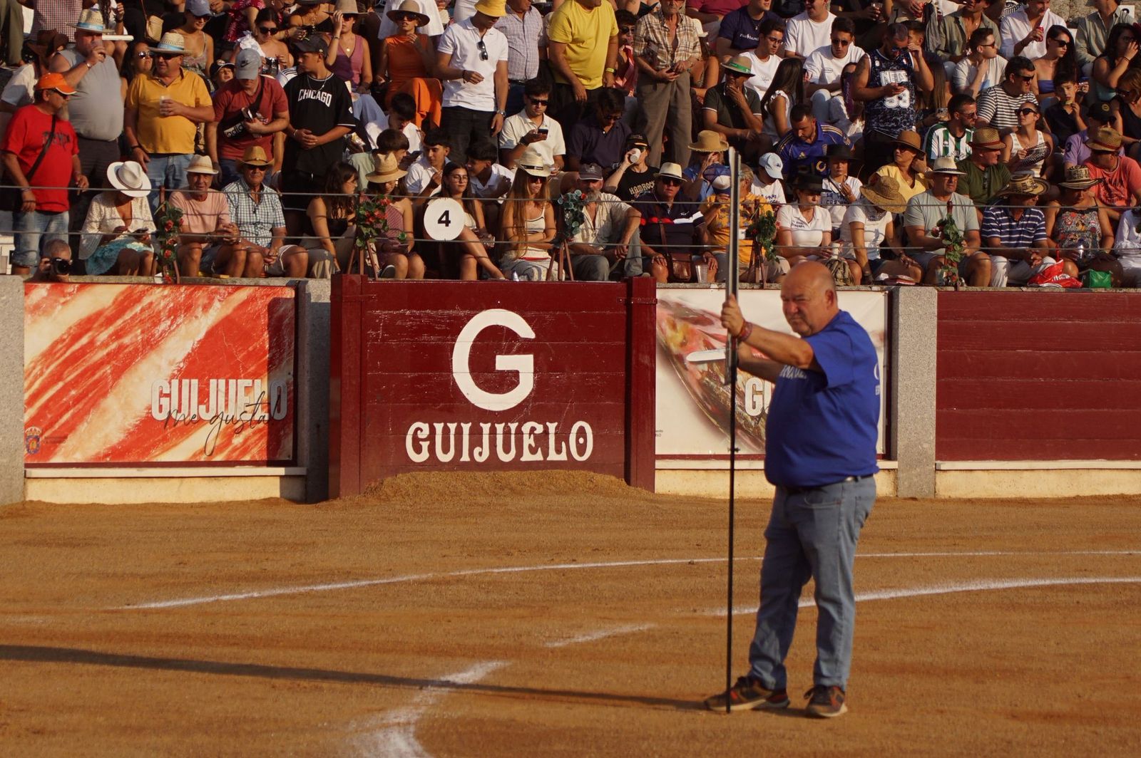 : Emilio de Justo y Diosleguarde cierran en hombros una feria de Guijuelo marcada por las despedidas de El Capea y Javier Castaño