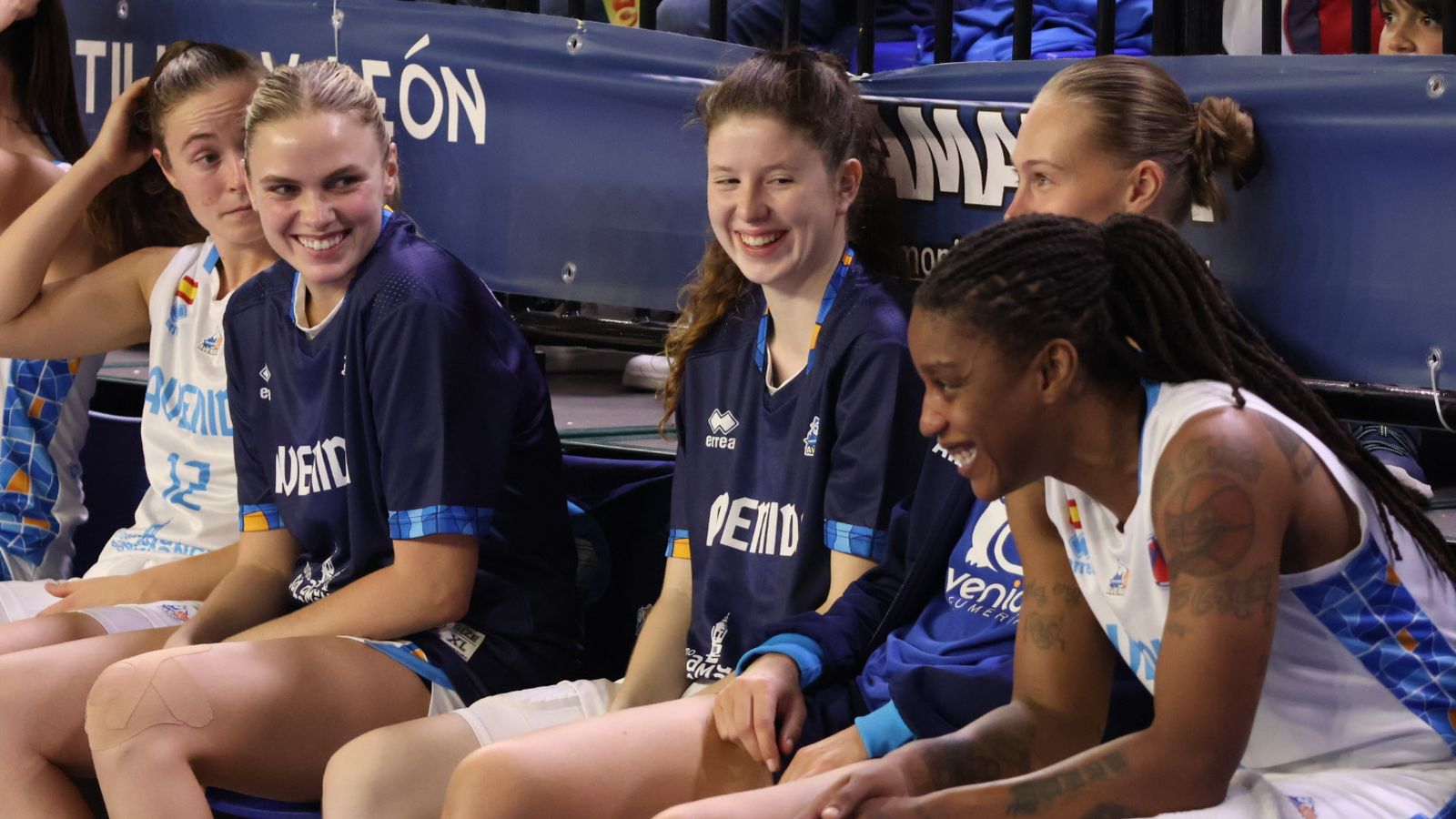 Perfumerías Avenida - Nyon Basket