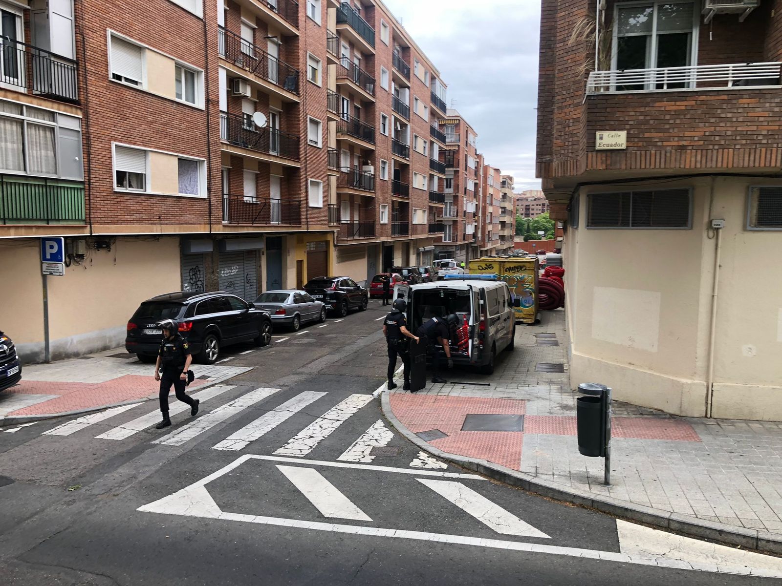 registro-de-la-policia-nacional-en-la-calle-peru-6