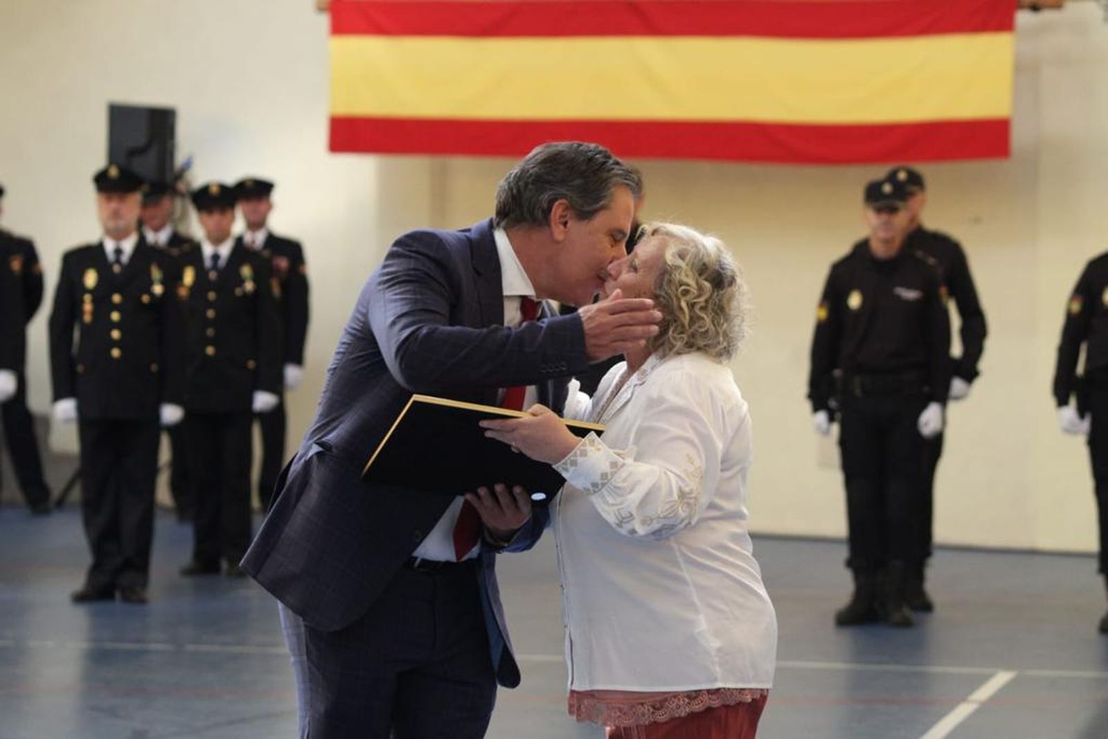 la-policia-nacional-de-salamanca-los-angeles-custodios-75