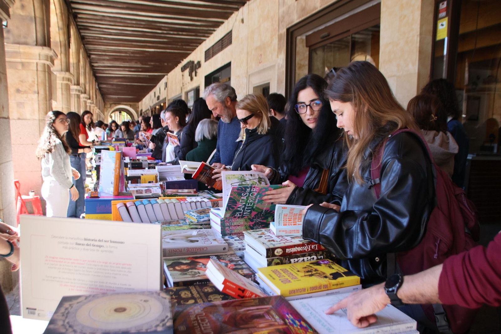 Feria del Libro en la Plaza Mayor de Salamanca Feria del Libro en la Plaza Mayor de Salamanca