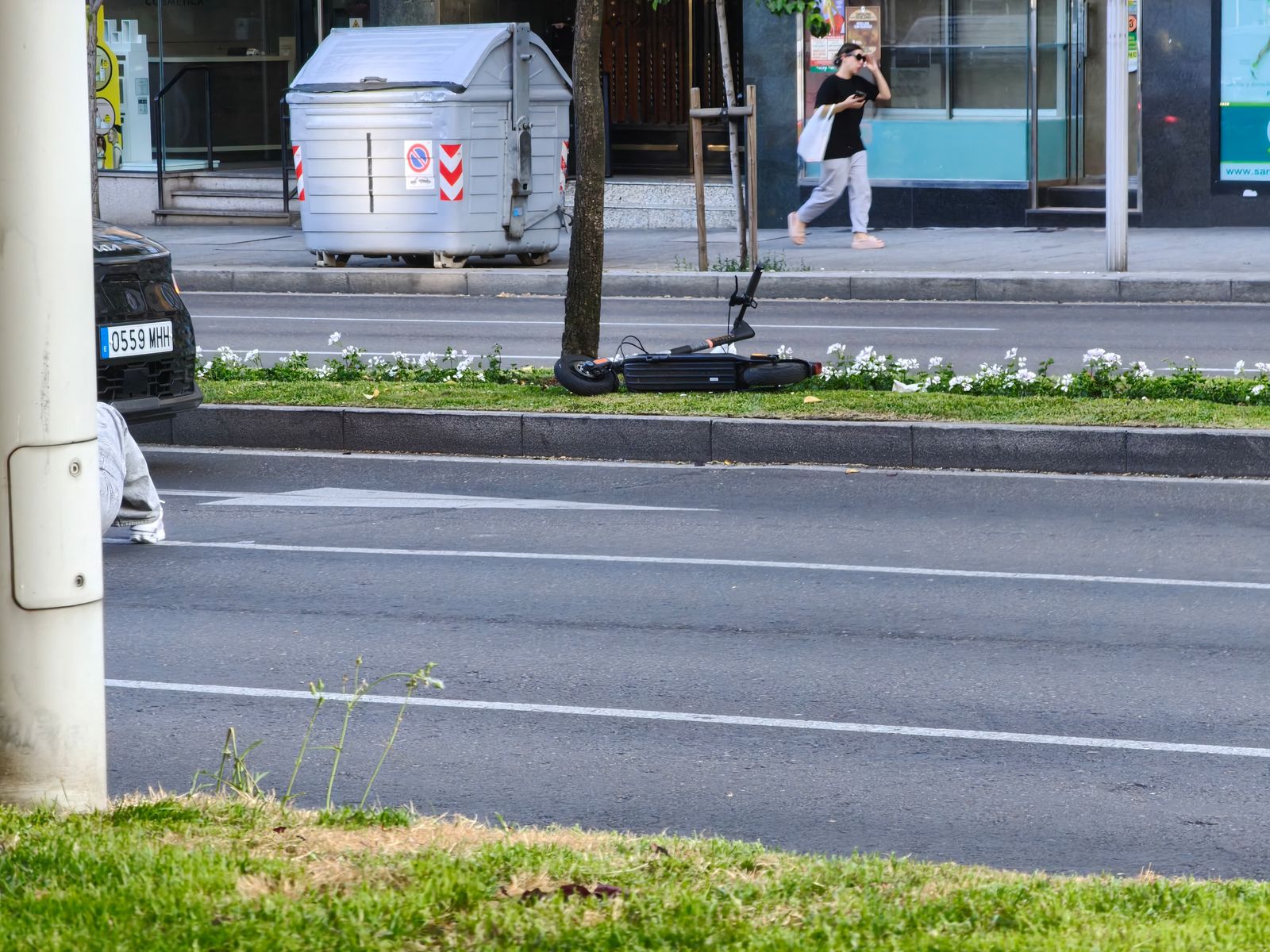 Accidente entre un turismo y un patinete eléctrico en la avenida de Mirat Accidente entre un turismo y un patinete eléctrico en la avenida de Mirat