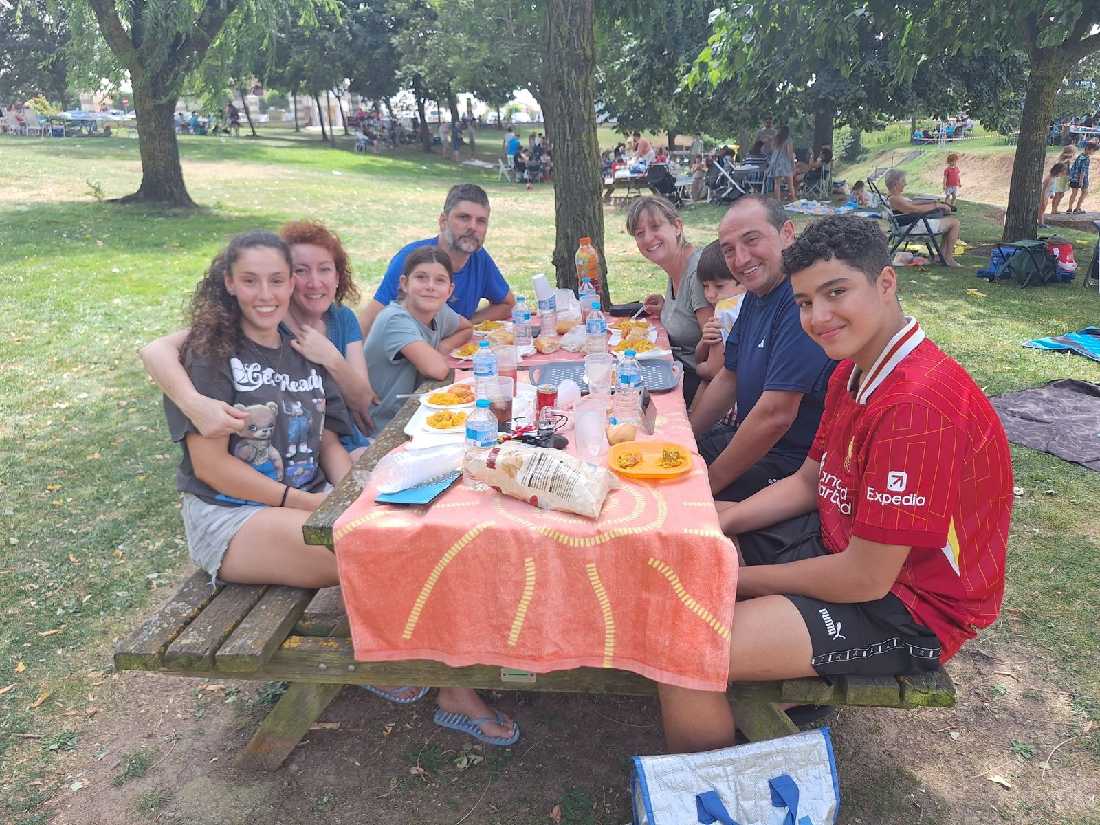 La paella y la sangría de Carbajosa de la Sagrada reúne a 1.500 personas