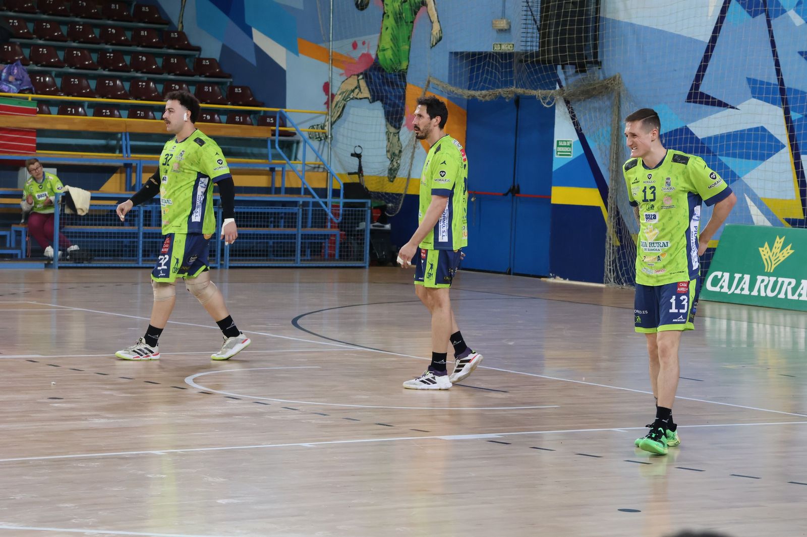 GALERÍA | Revive el apasionante duelo entre el Balonmano Zamora y el Ciudad de Santander