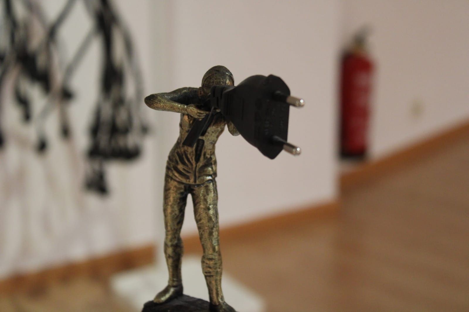 inauguracion-de-la-exposicion-la-llamada-encendida-de-jean-claude-cubino-36
