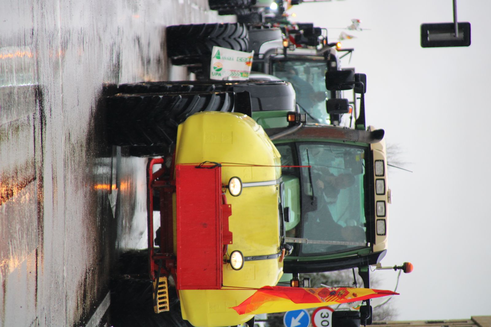 En imágenes la marcha con tractores y vehículos de campo en Salamanca en protesta contra Mercosur