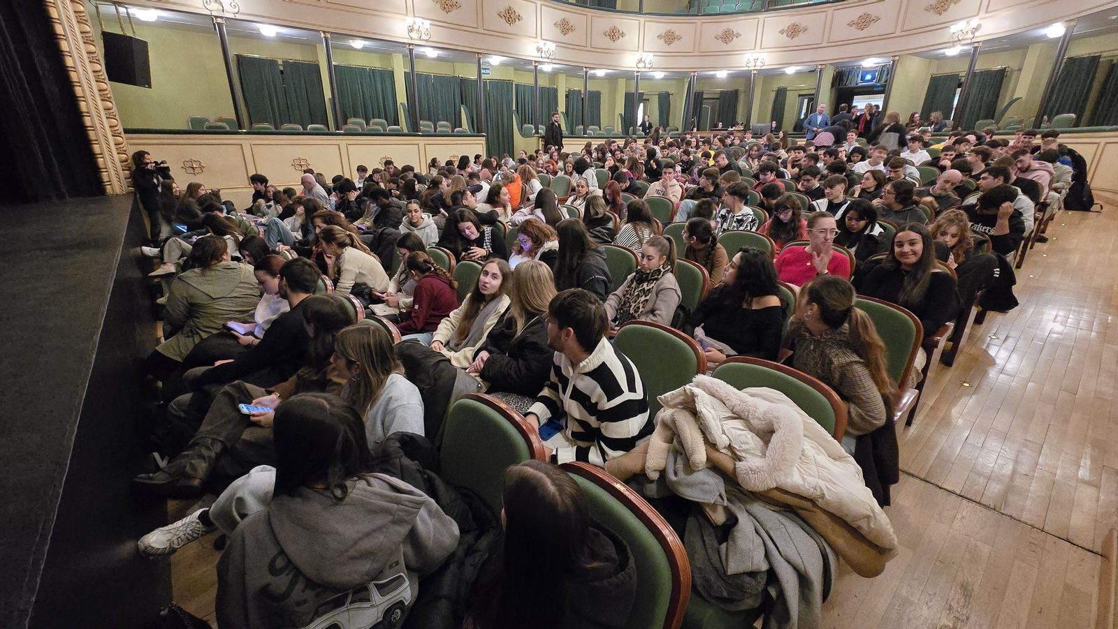 El concejal de Protección Ciudadana y Tráfico, Ángel Molina, asiste a la actividad escolar de concienciación sobre seguridad vial de Aesleme