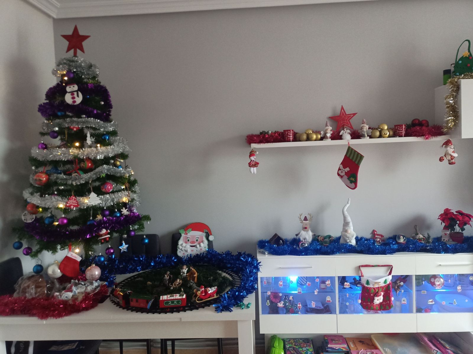 b-r-j-decoracion-navidena-en-una-vivienda-de-la-calle-la-moral-en-salamanca-2