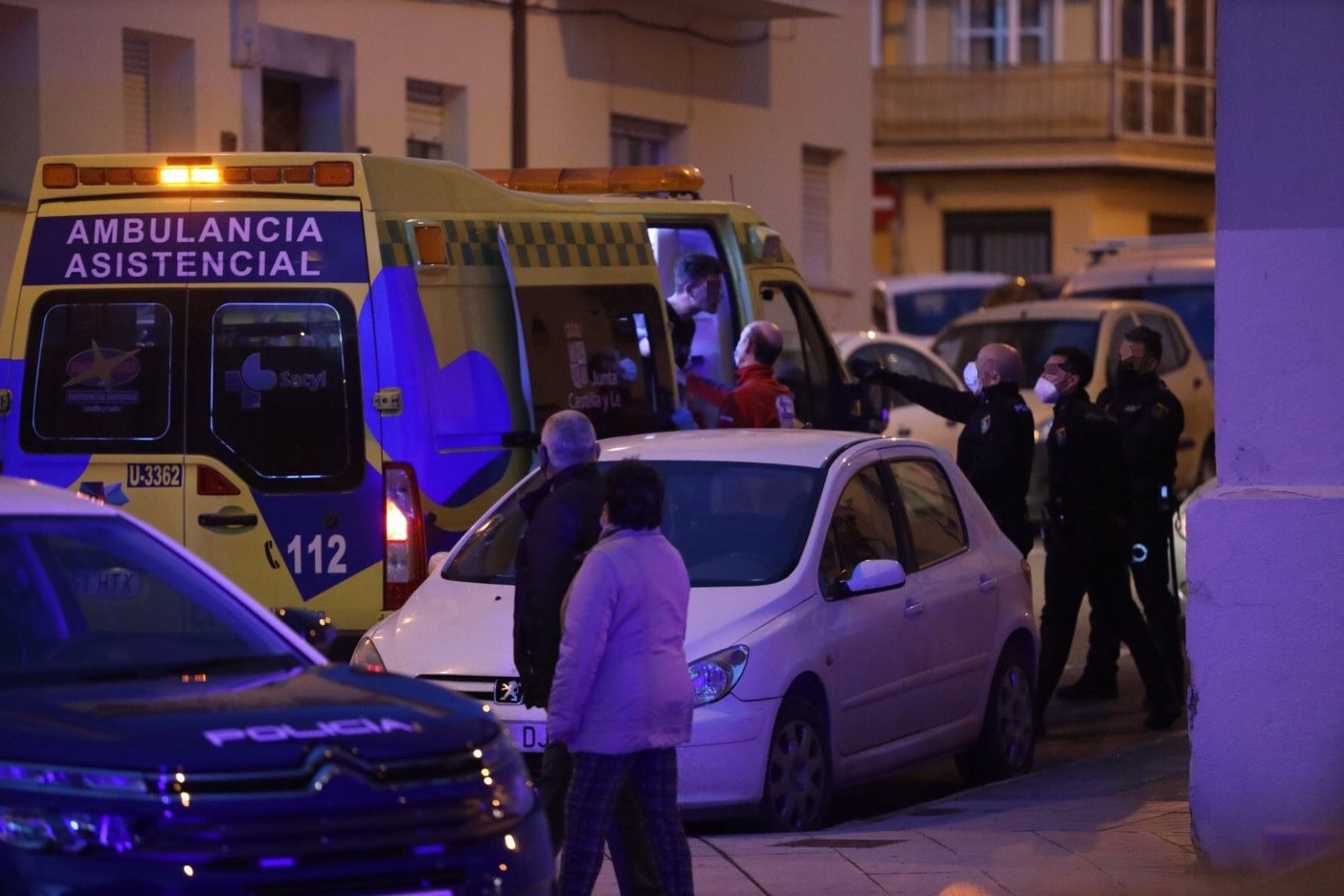 Imagen del momento en el que el joven se encara con la Policía Nacional | Foto: S4H