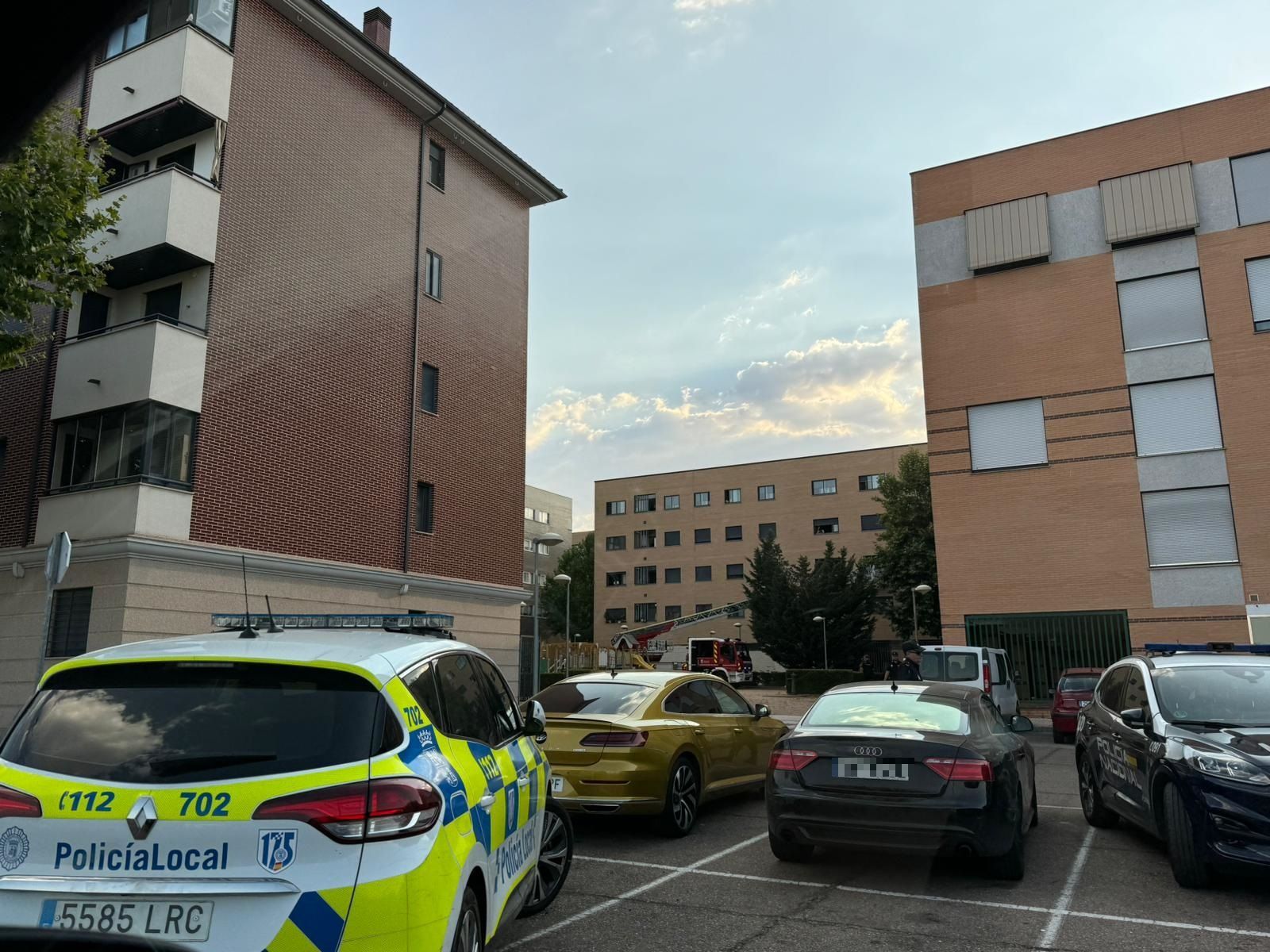 bomberos-policia-local-y-nacional-intervienen-en-el-zurguen-9