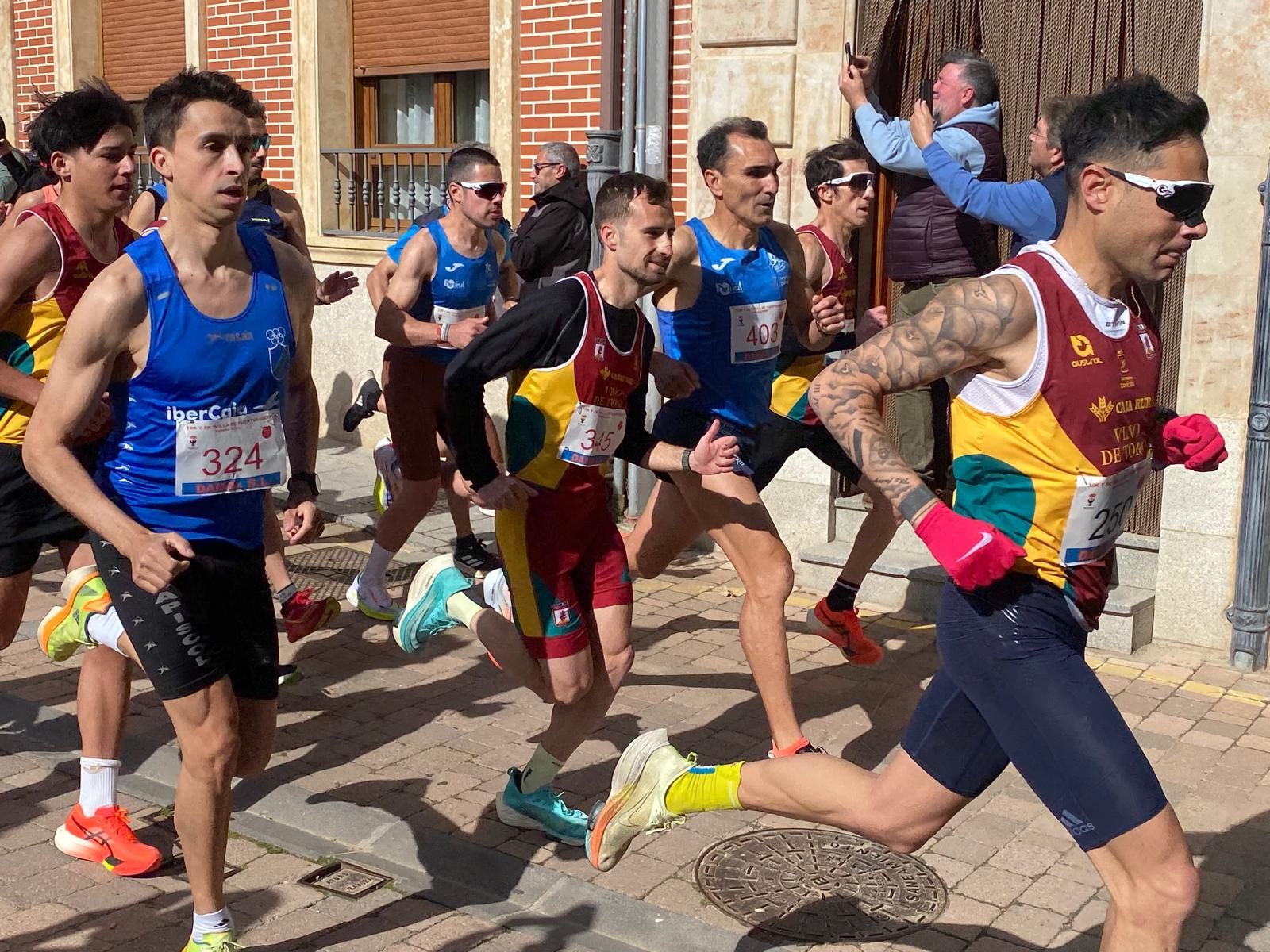 El Vino Toro Caja Rural brilla con múltiples victorias en un intenso fin de semana atlético
