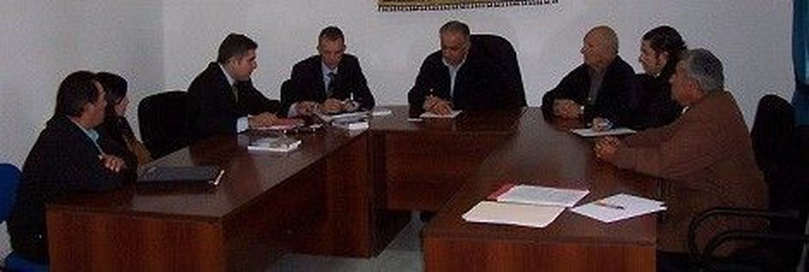 Reunión entre la empresa Saloro y el Ayuntamiento de Barruecopardo para la apertura de la mina