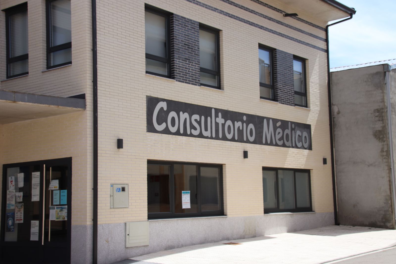 Consultorio médico en Castellanos de Moriscos