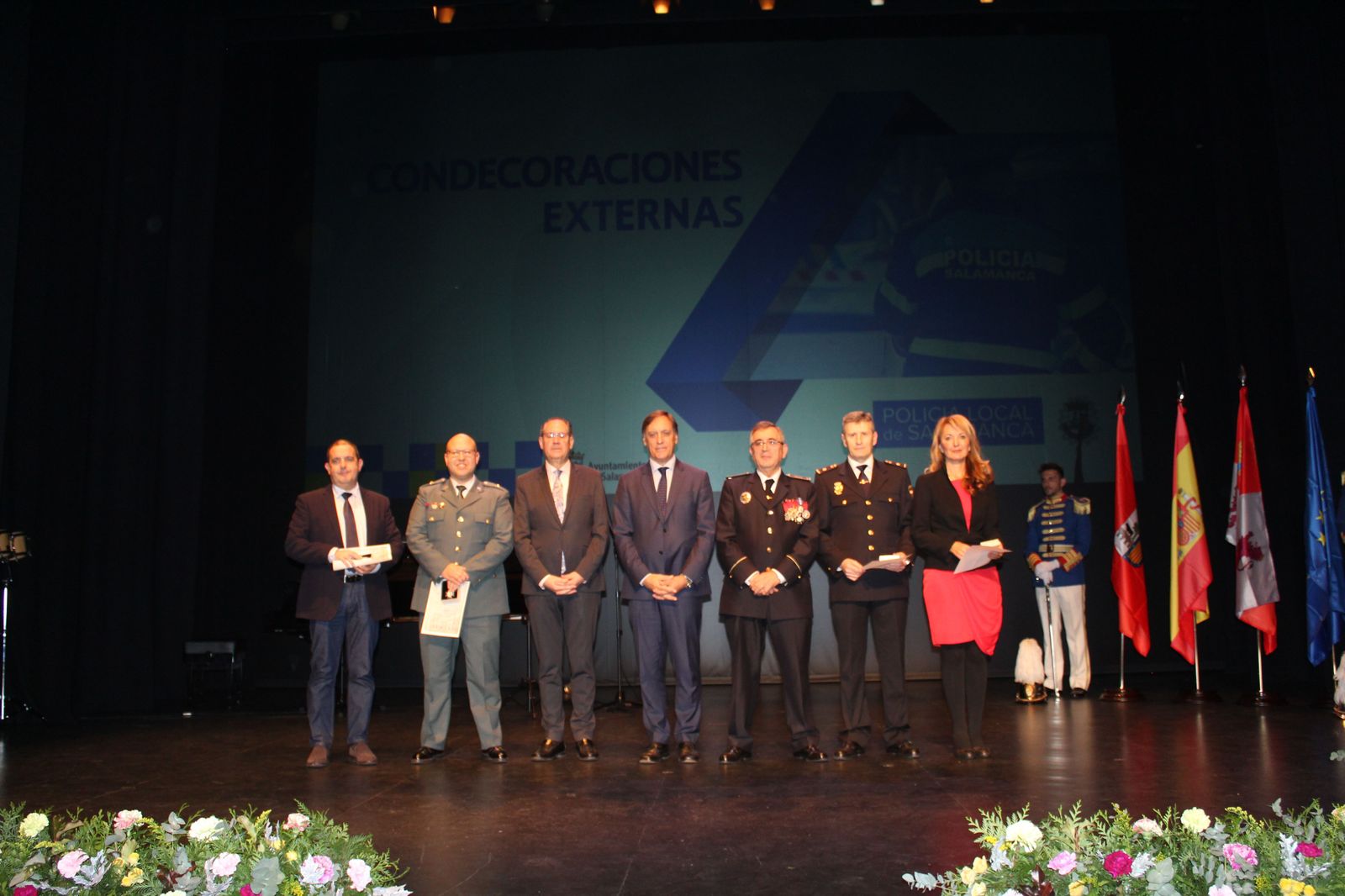 entrega-de-medallas-de-reconocimiento-a-la-policia-local-39