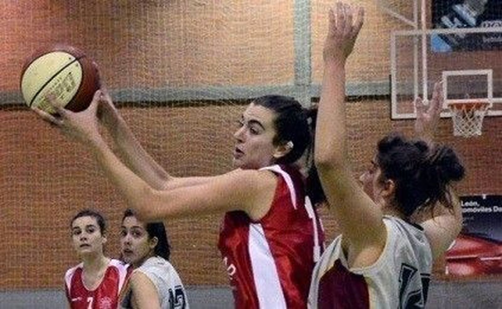 Triunfo de las chicas de la Universidad