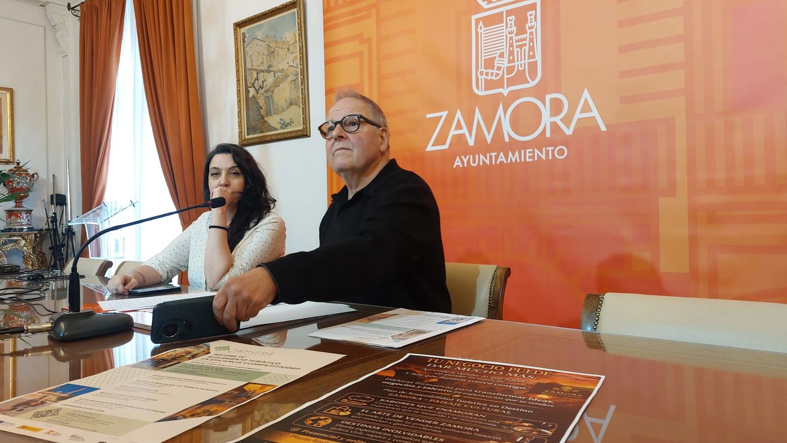 Paula Santos Santos y Christoph Strieder, en rueda de prensa