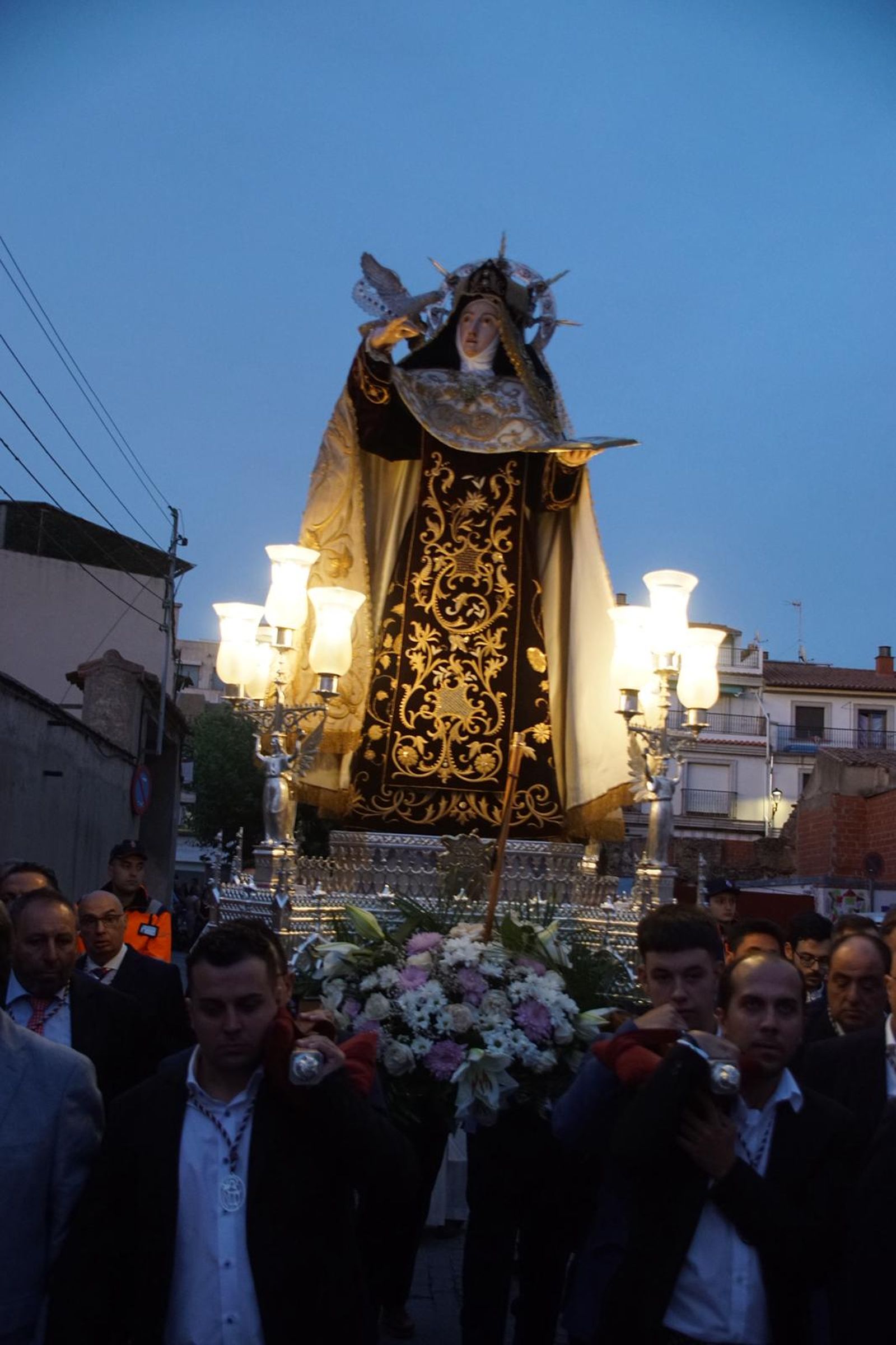 Procesión del regreso a clausura de Santa Teresa de Jesús