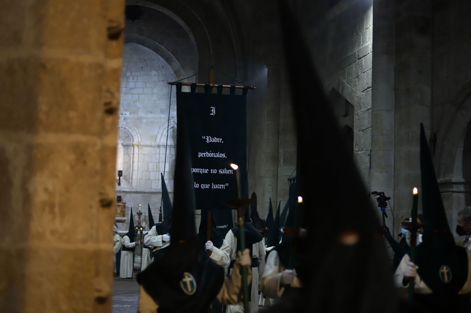 hermandad-de-las-siete-palabras-2022-foto-maria-lorenzo-17