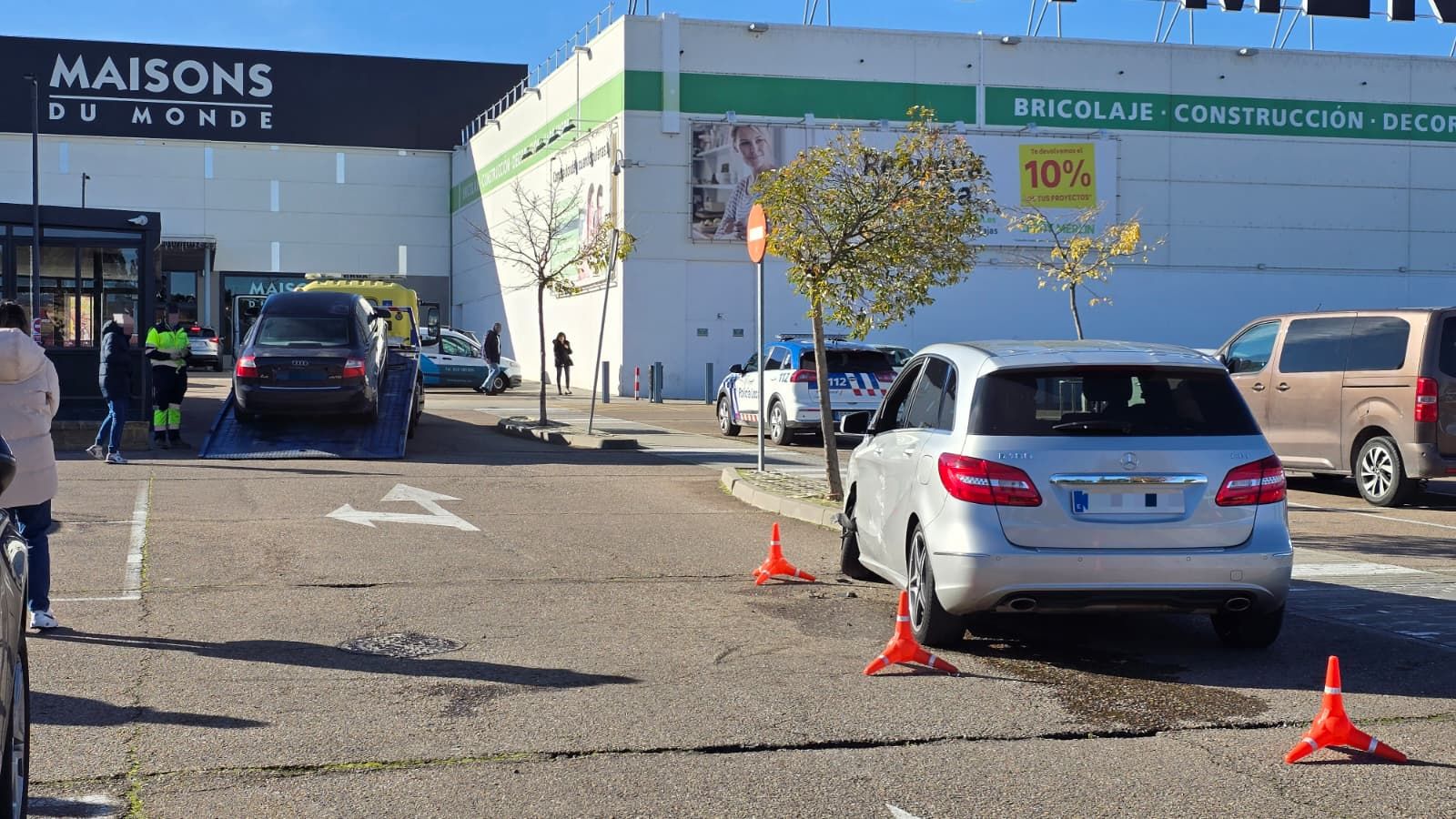 Colisión en el parking del Parque Comercial Capuchinos
