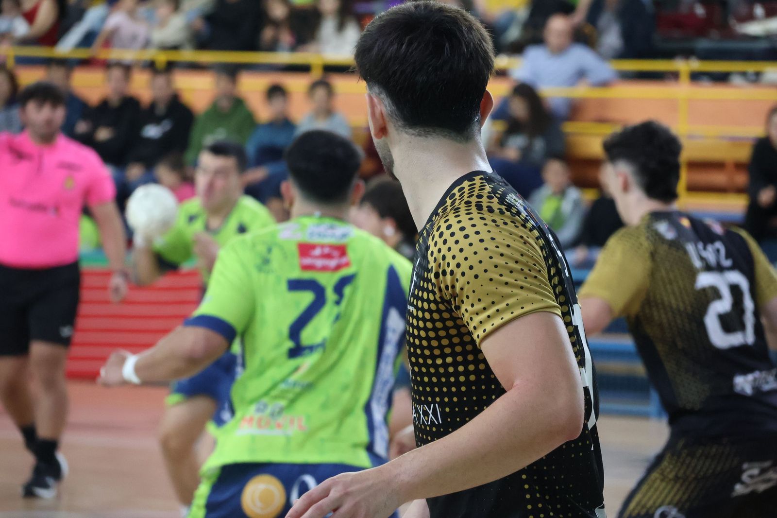 GALERÍA | El BM Zamora recibe en casa al Ciudad de Salamanca en un duelo muy ajustado