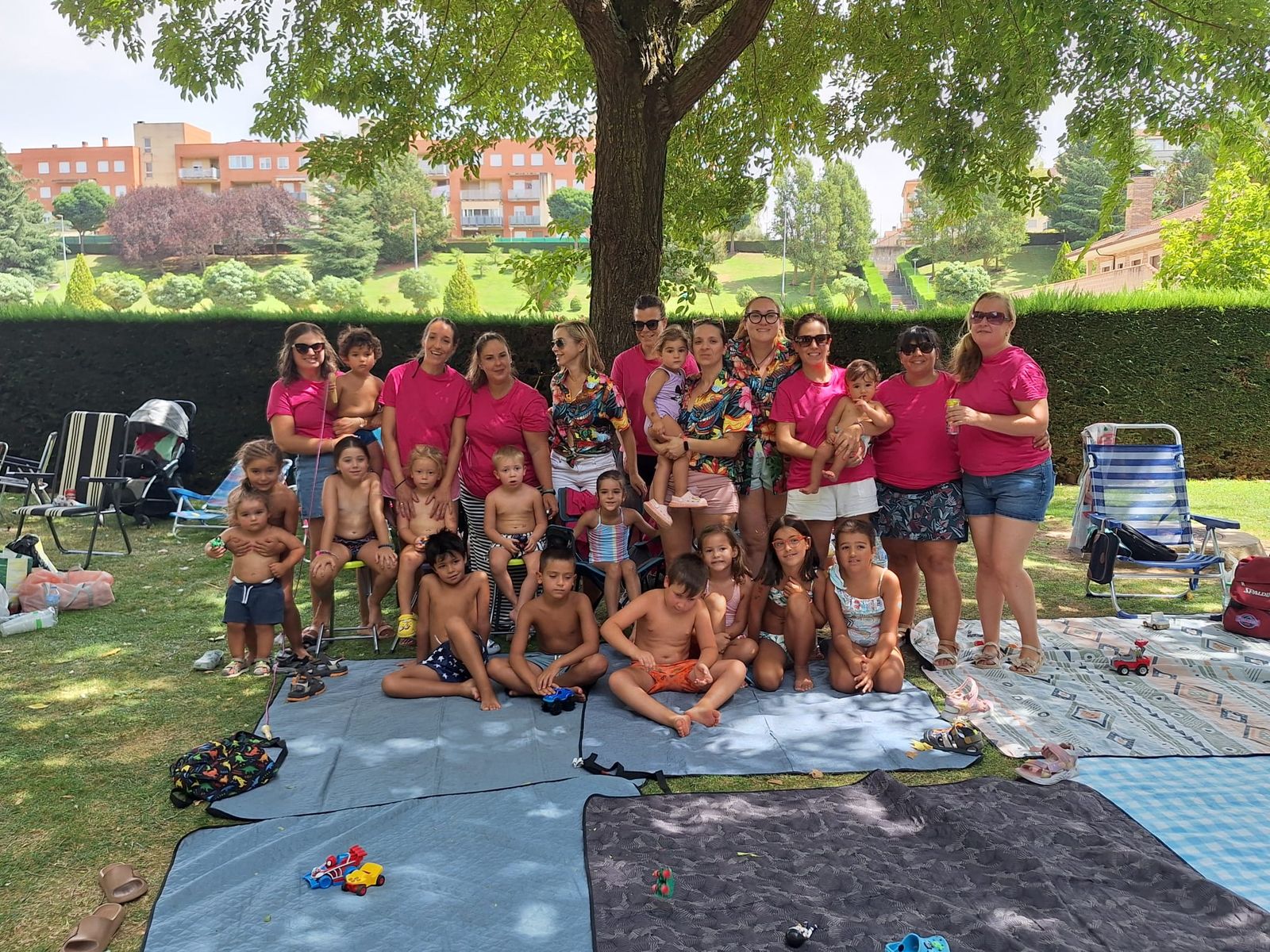 La paella y la sangría de Carbajosa de la Sagrada reúne a 1.500 personas