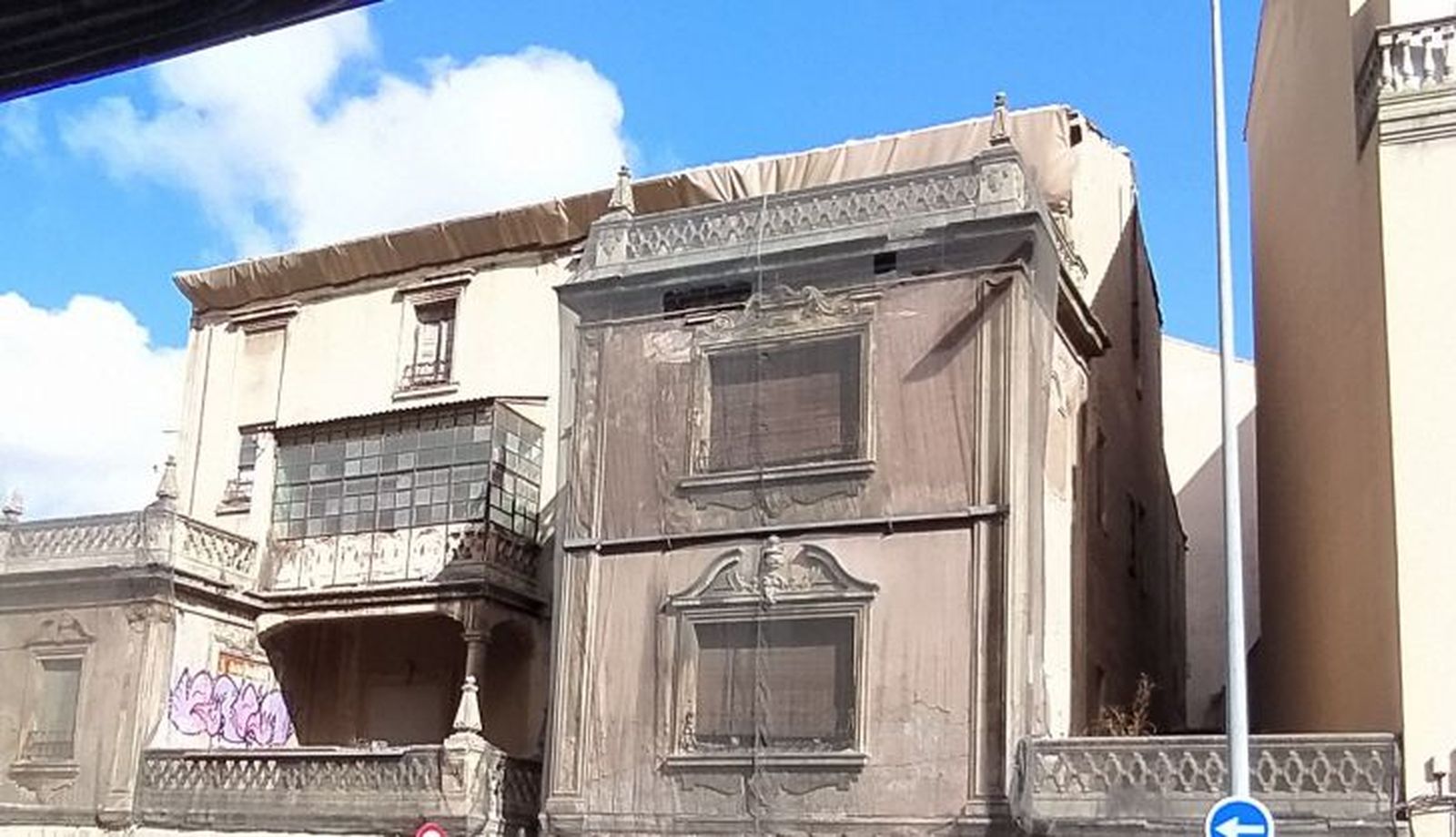 Caserón Neobarroco Avenida de Italia en ruina. Hispania Nostra