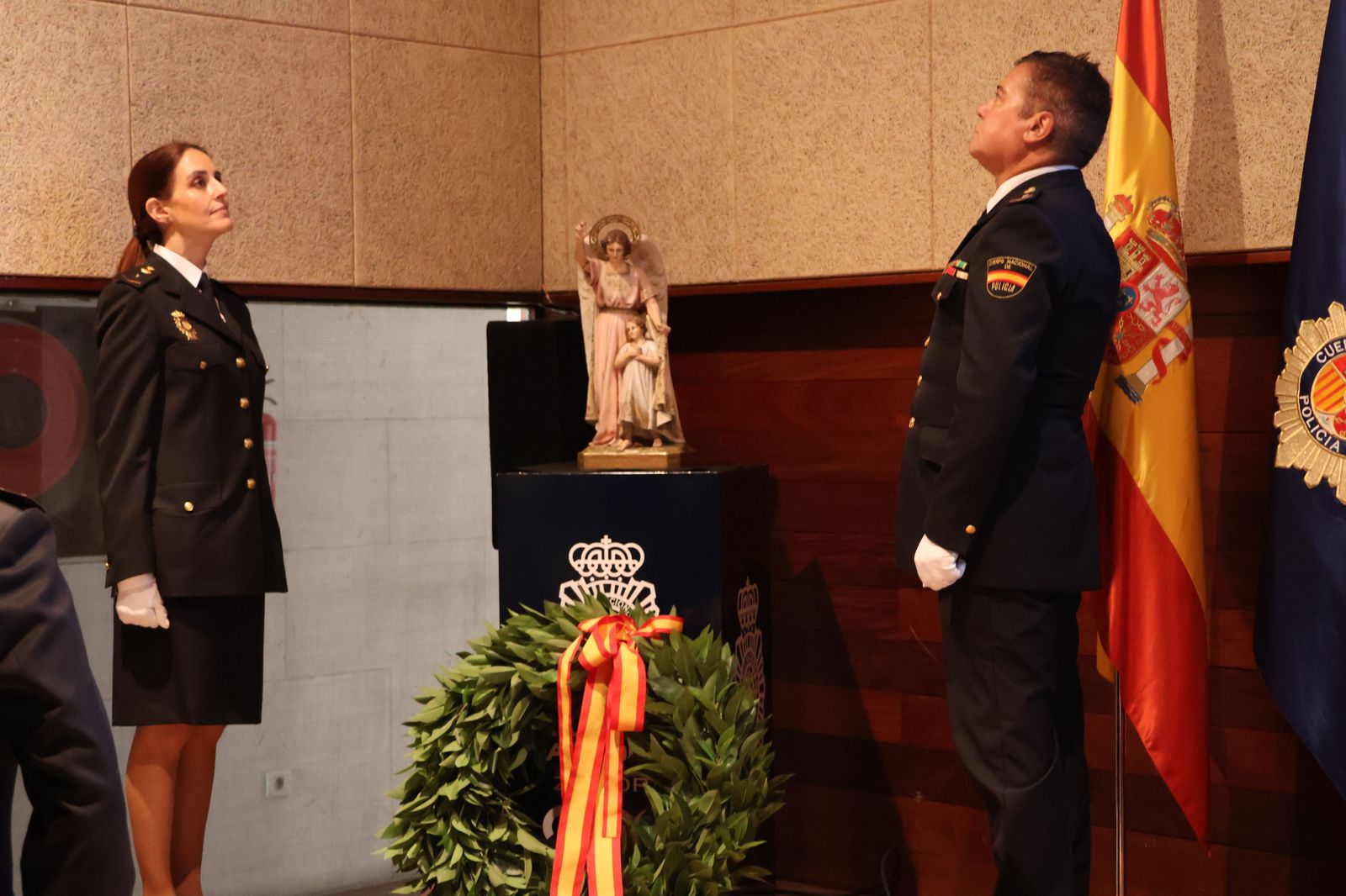 acto-de-homenaje-a-los-policias-nacionales-victimas-del-terrorismo-13