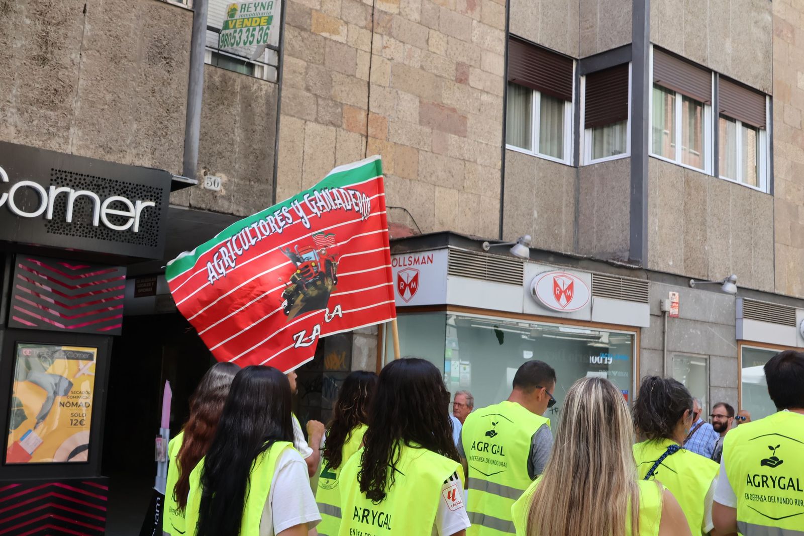 Marcha silenciosa en homenaje a David Lafoz (33).JPG
