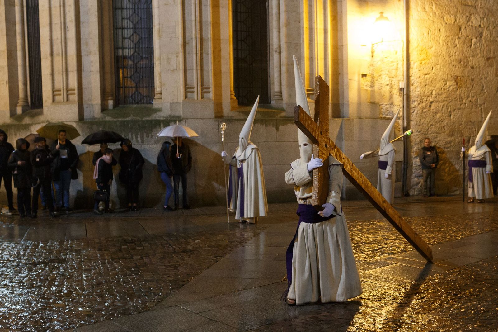 Entre supersticiones y plegarias: los rituales para evitar que llueva en la Semana Santa Zamora