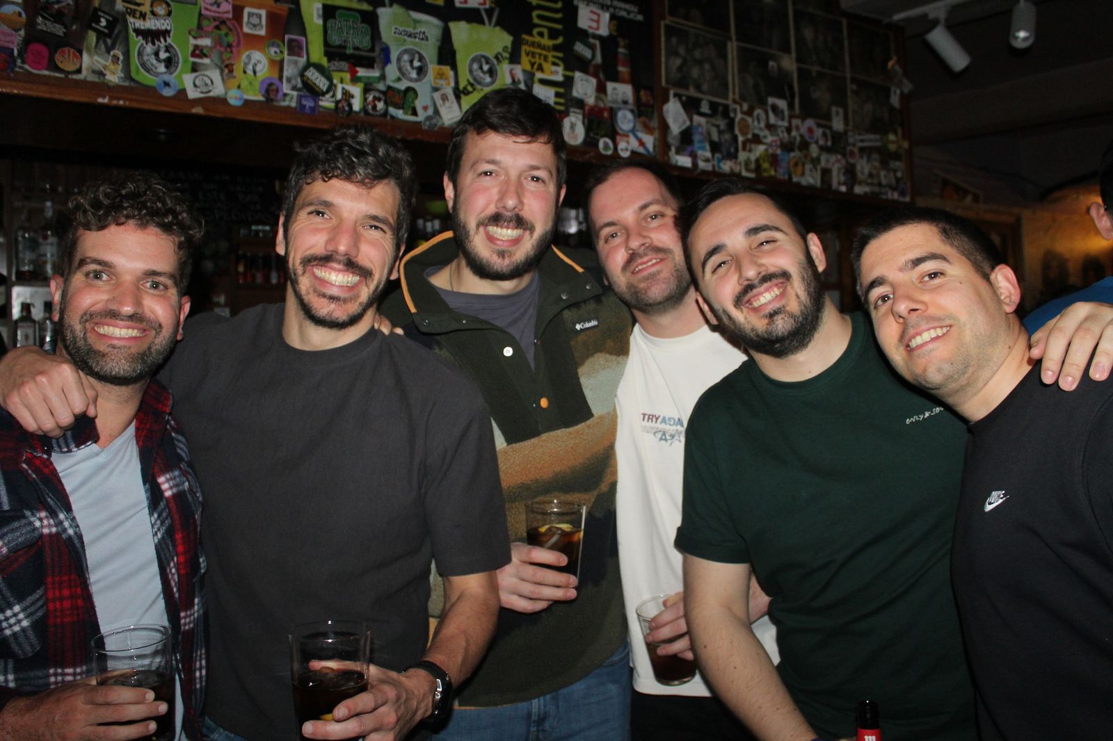 La fiesta de Salamanca moviliza a los jóvenes a divertirse a pesar del mal tiempo