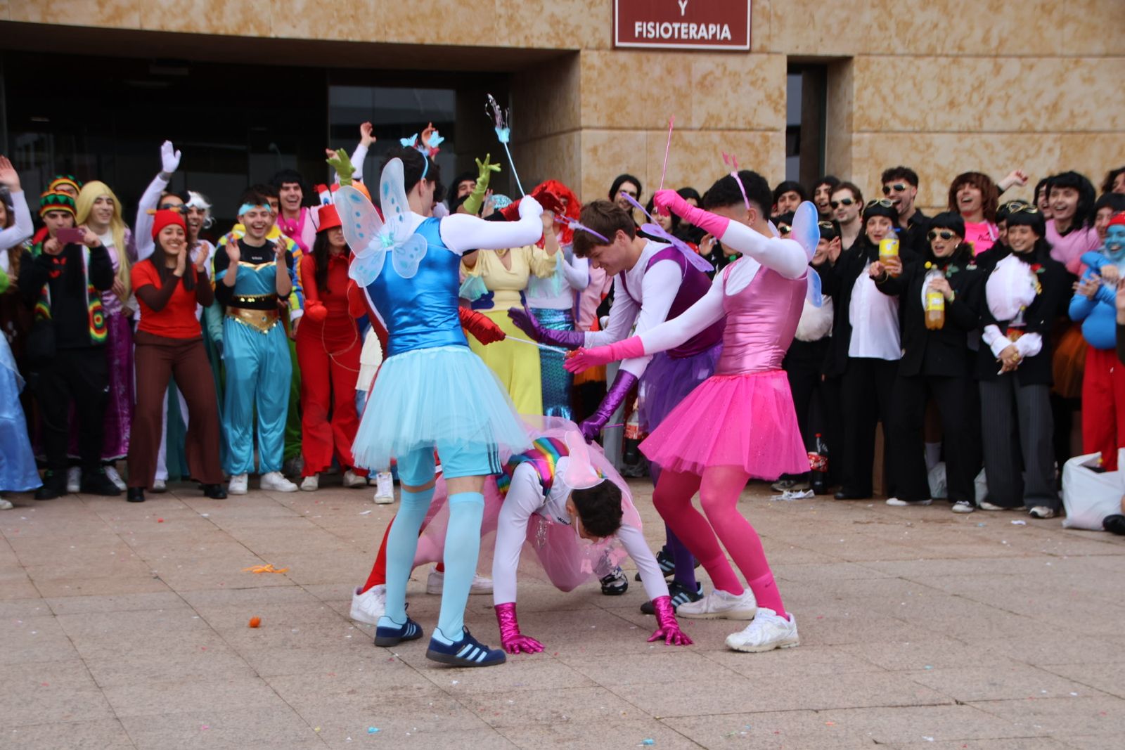 Charanga fiestas Enfermería y Fisioterapia USAL