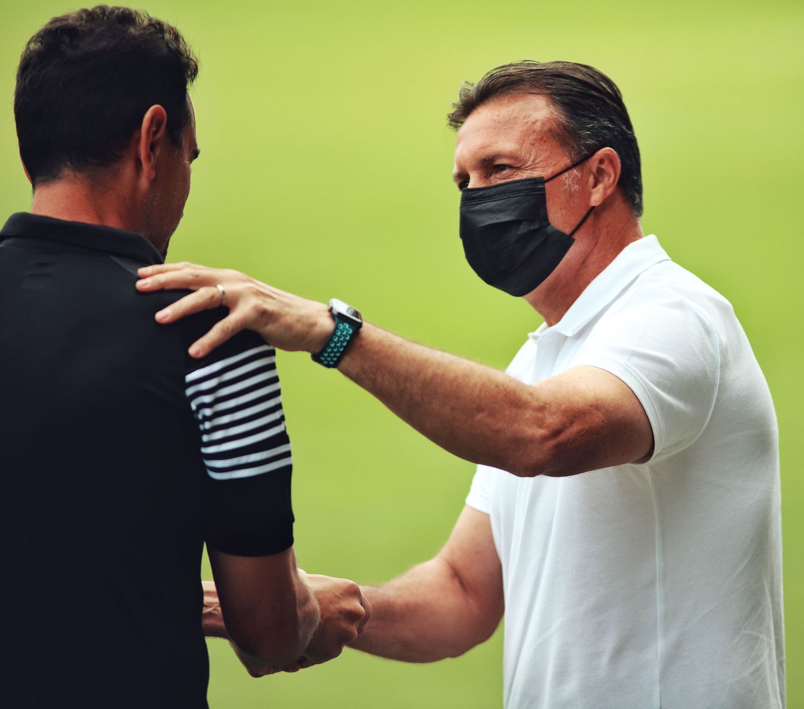 Saludo entre Cristóbal Parralo y Dani Mori FOTO Raúl Lomba (Ferrol360)