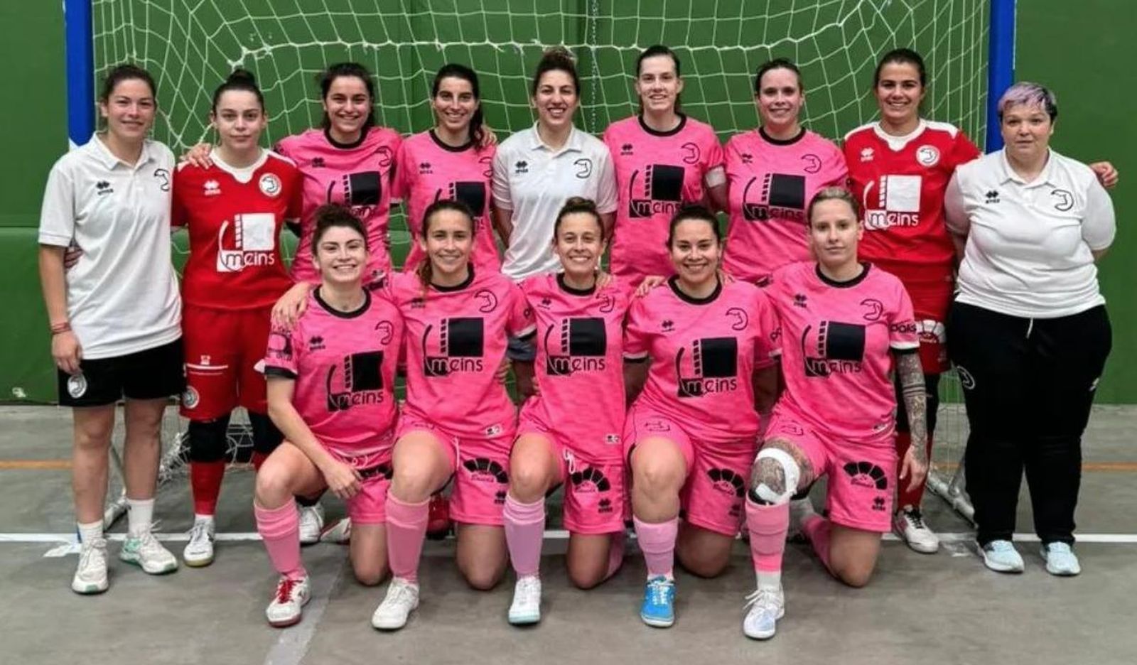 Foto de equipo previa al partido del Salamanca FS Femenino contra el Laguna FS