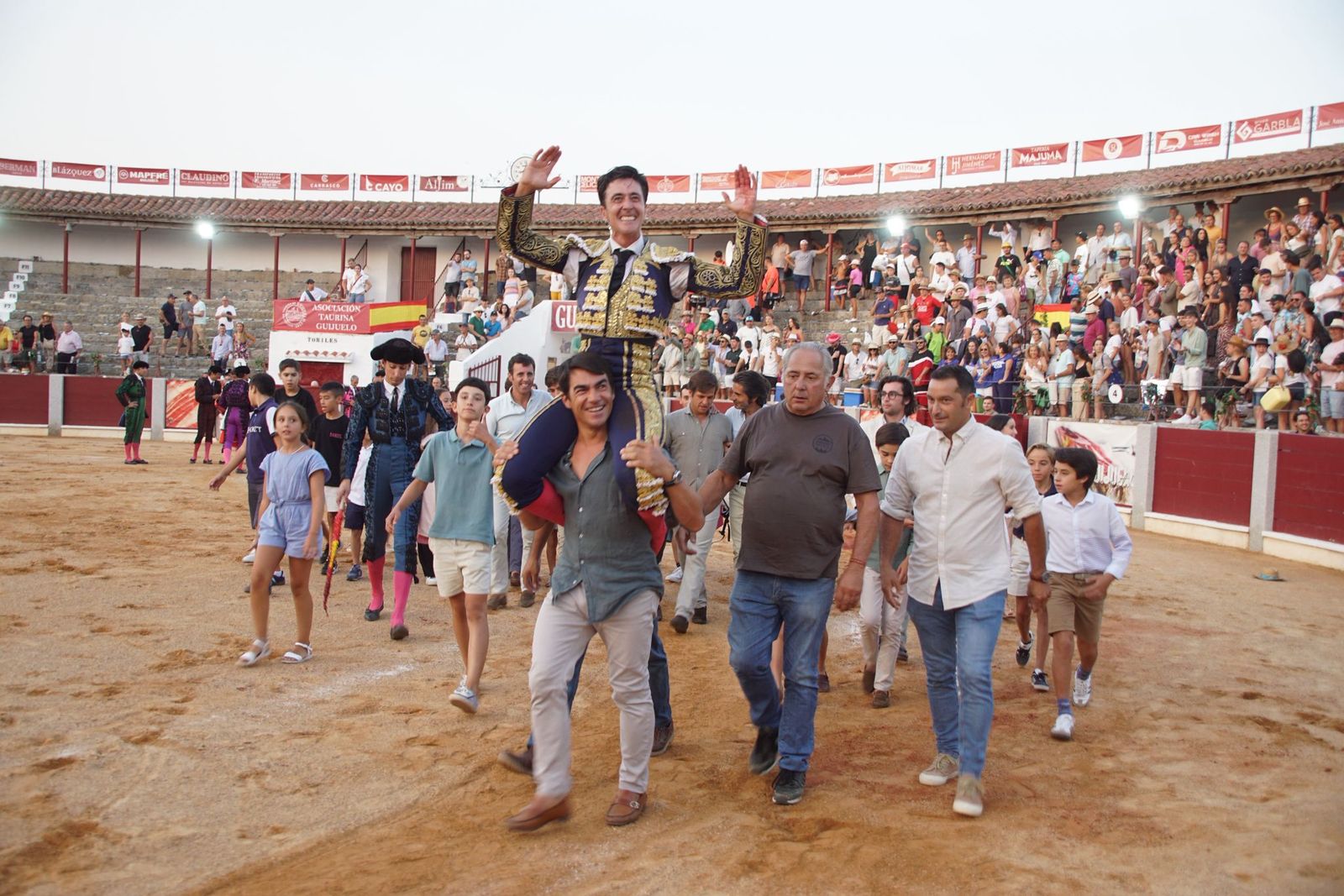 En imágenes la despedida de los ruedos de El Capea en Guijuelo