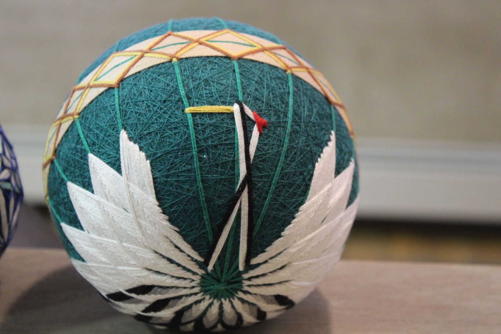 temari-artesania-tradicional-japonesa-elaborada-en-el-centro-cultural-hispano-japones-en-salamanca-10