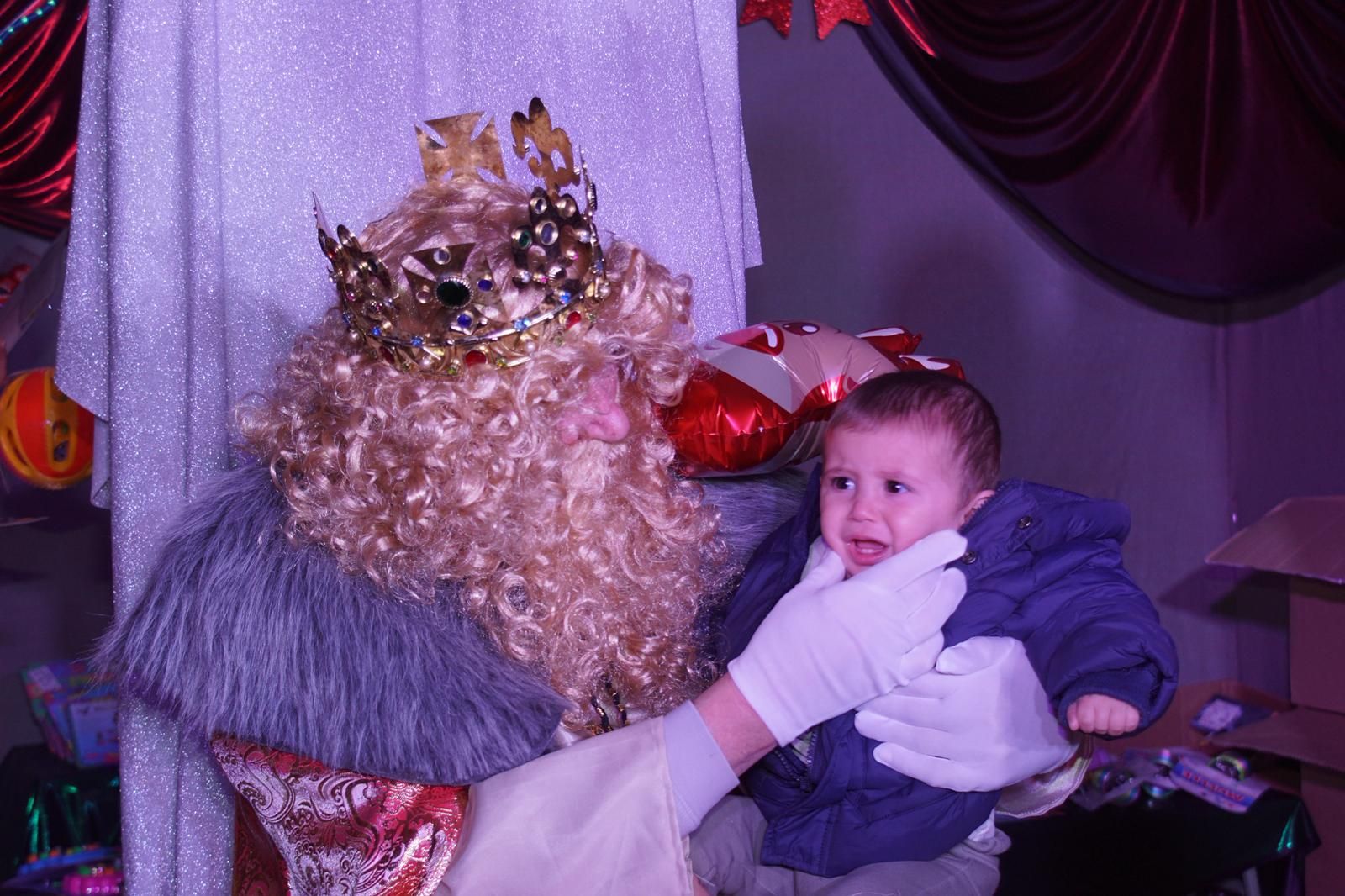 Los Reyes Magos reciben las cartas de los niños de El Encinar