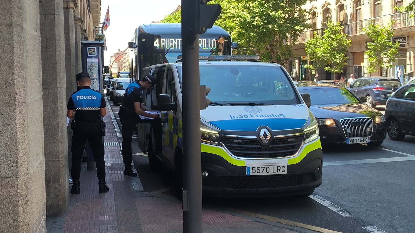 Un sexagenario y un menor de 10 años atropellados en Gran Vía