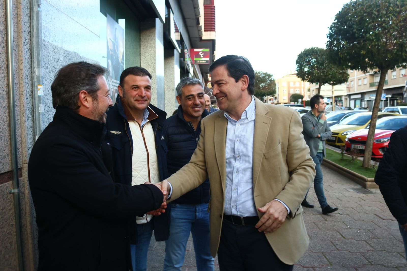 Alfonso Fernández Mañueco visita Santa Marta