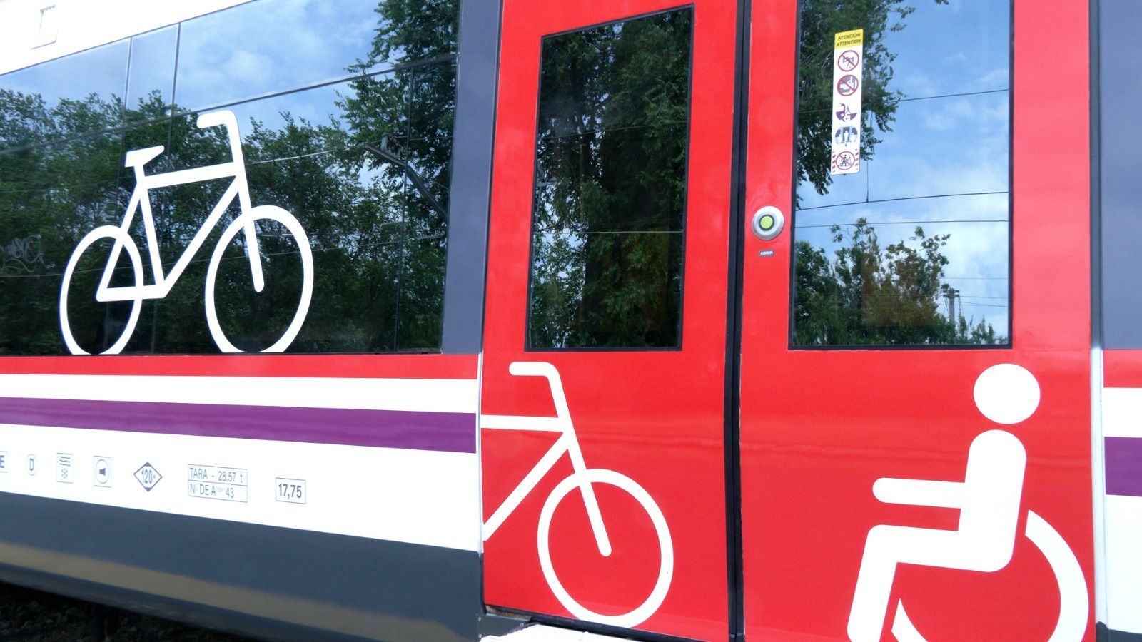 Renfe permitirá llevar bicicletas sin desmontar en trenes Avant y crea el billete “Tren + Bici” en servicios de Media Distancia Renfe permitirá llevar bicicletas sin desmontar en trenes Avant y crea el billete “Tren + Bici” en servicios de Media Distancia