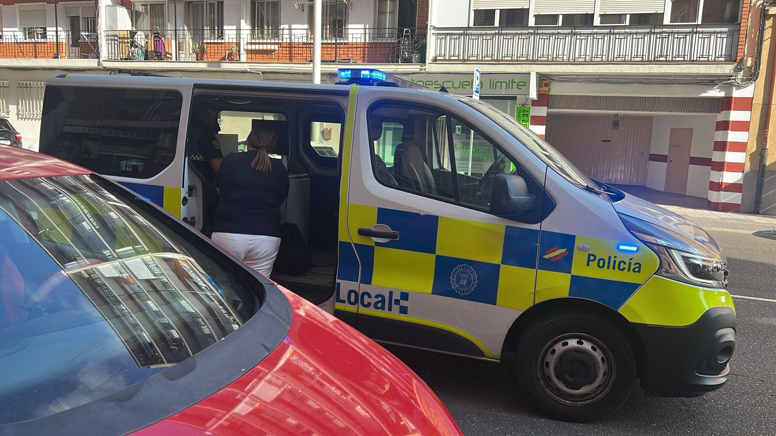 Una mujer de 25 años herida tras ser atropellada por un turismo en la avenida de Portugal