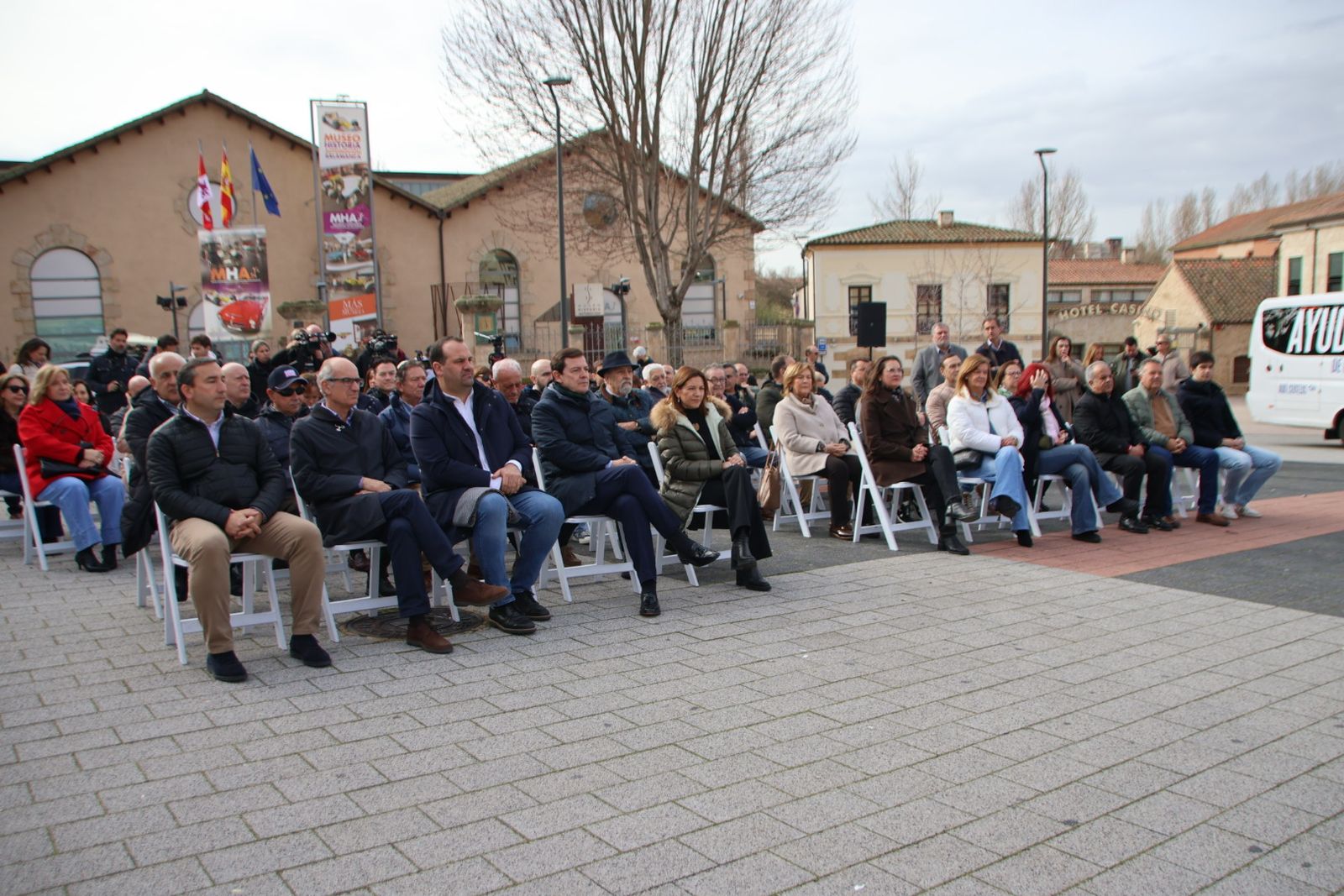 Mañueco presenta su caravana de vehículos en Salamanca