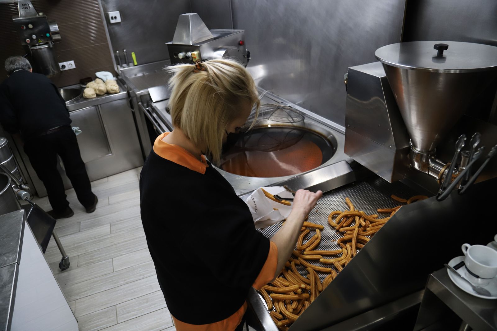 El trabajo diario se mantiene en la churrería pese a las adversidades Foto: María Lorenzo 