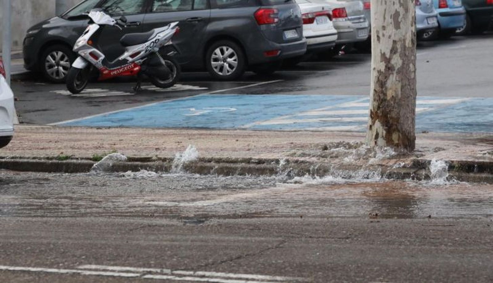 Reventón en la Avenida San Agustín (2)