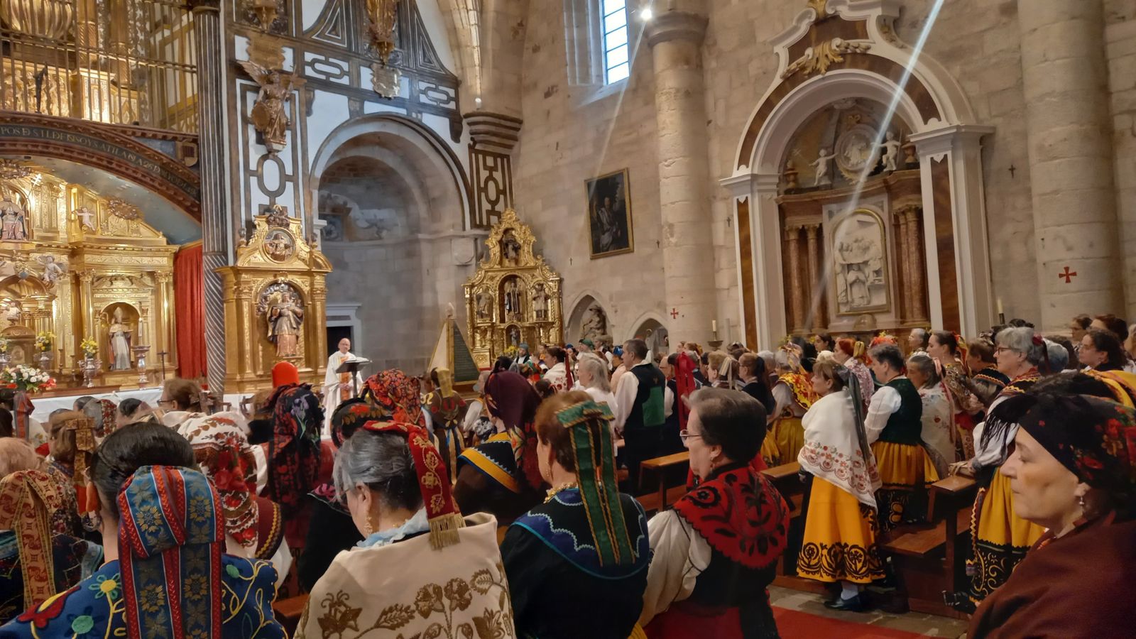 Misa Tradicional Zamorana en la iglesia de San Ildefonso