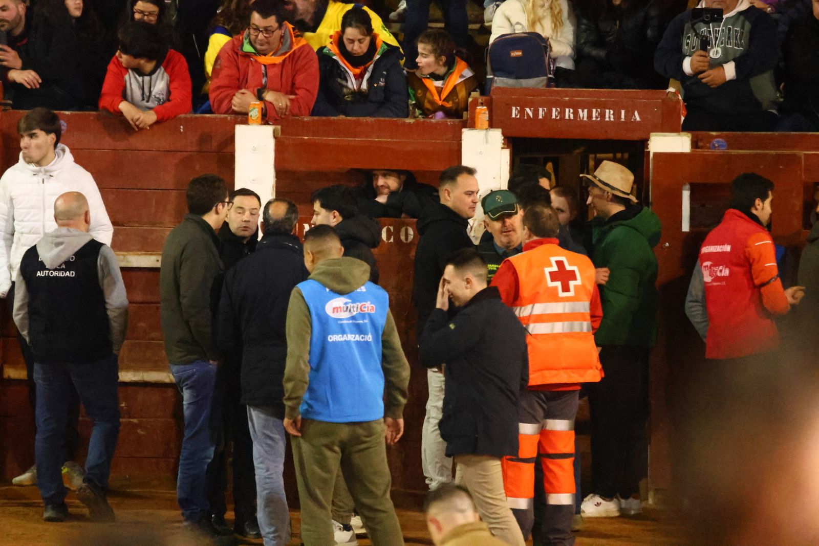 Capea nocturna de lunes en el Carnaval del Toro 2026