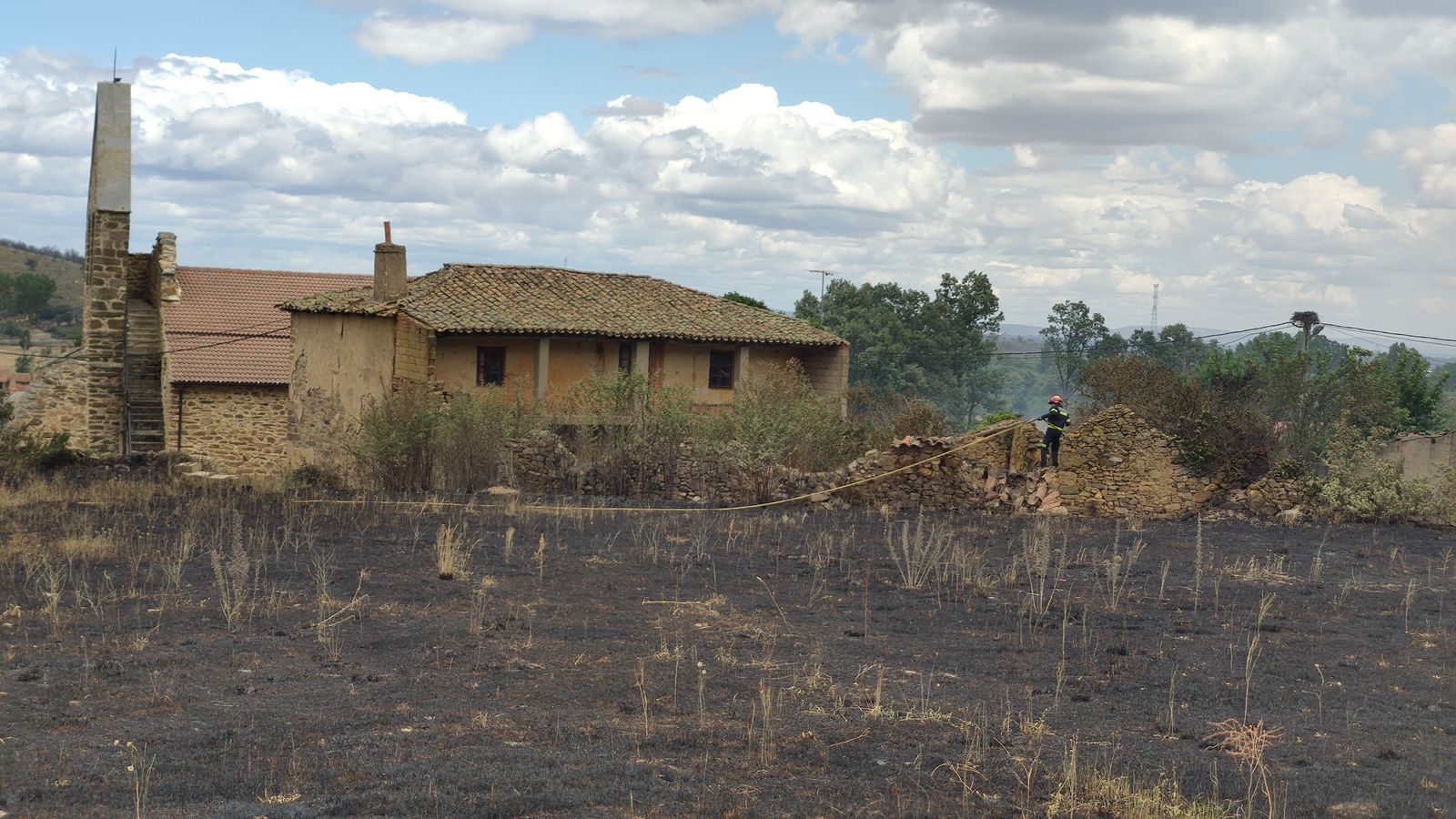Las desoladoras imágenes de la Sierra de la Culebra tras el incendio (1)